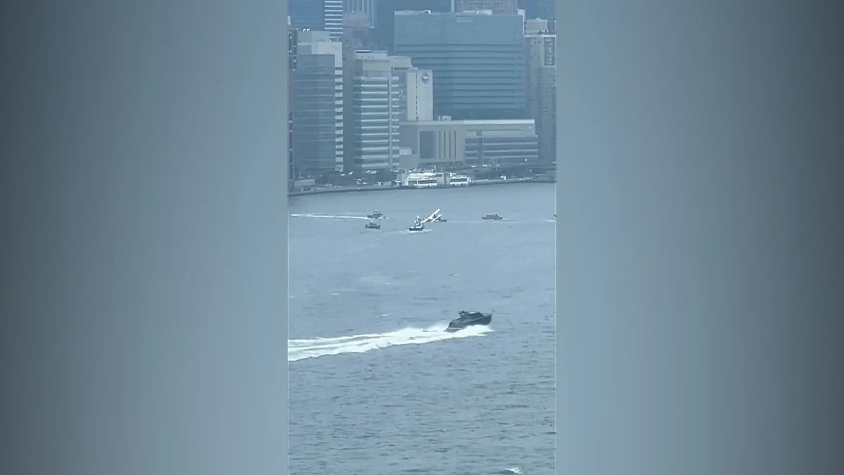 Seaplane Makes Hard Landing Into NYC's East River, 8 Rescued