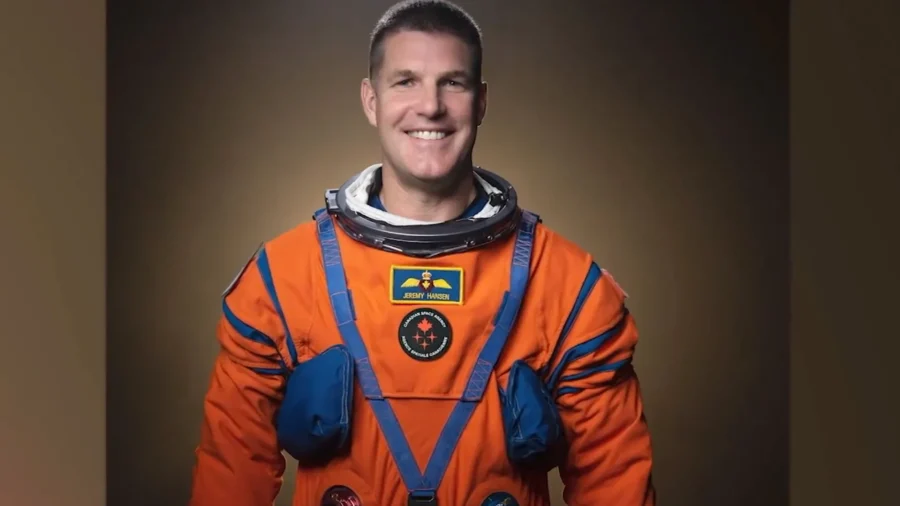 Artemis II Crew Member Announces Retirement