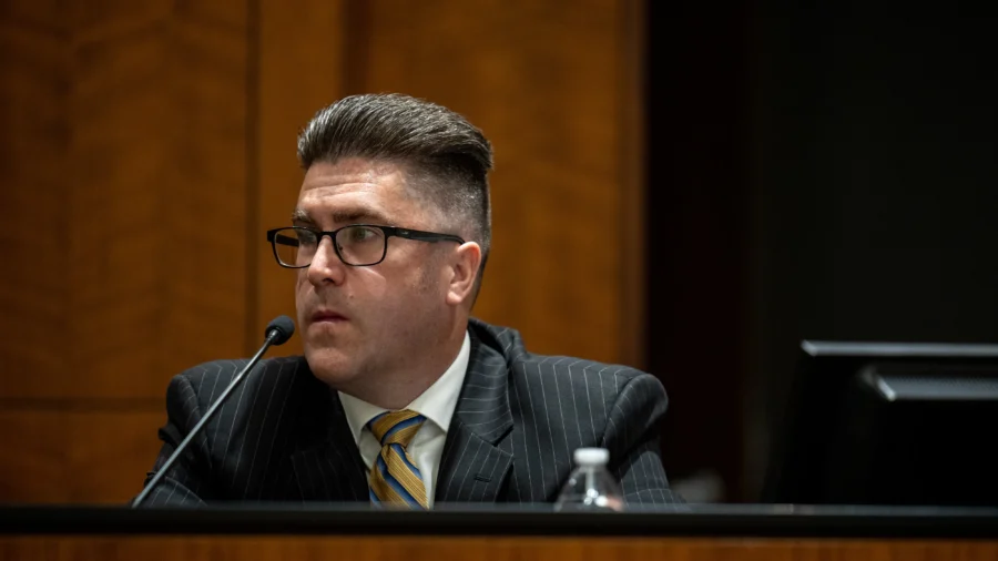 Video Shows Defendant Going Onto Roof to Kill Charlie Kirk, Investigator Says