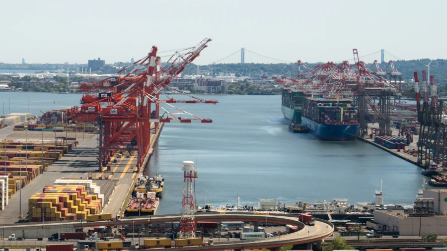 Businesses Still Plan Price Hikes to Recover Tariff Costs, New York Fed Says