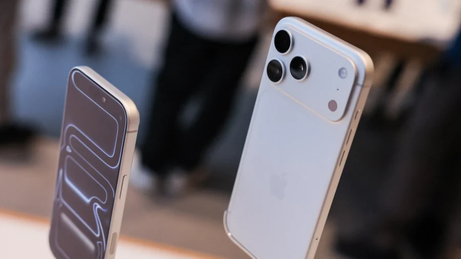 Apple Expands US Chip Production in $30 Billion Broadcom Deal