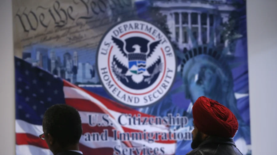 US Extends Work Permits for Certain Immigrants With Temporary Protected Status