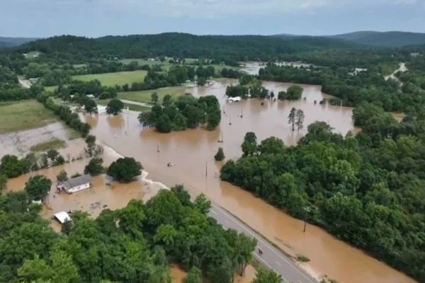 Western US Endures Record Heat as Flash Floods Hit Missouri