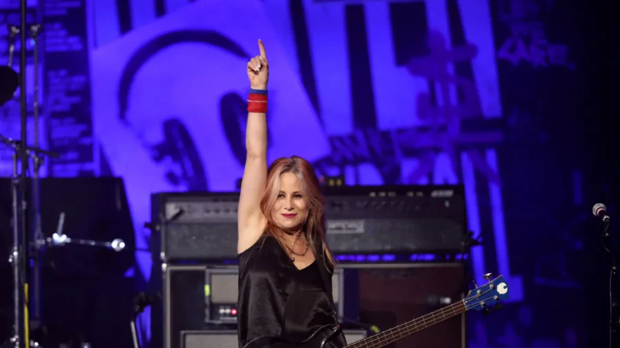 L7 Bassist Jennifer Finch Diagnosed With Aggressive Brain Cancer