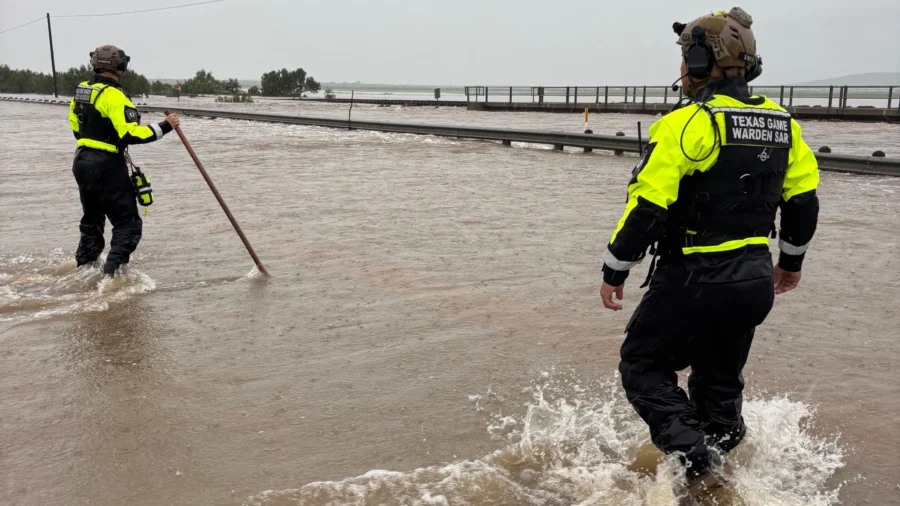 Extreme Weather Brings Flooding, Fire Threats, Record Heat Across US