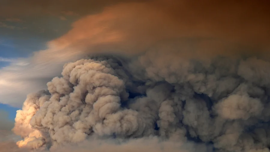 Smoke From Wildfires Choke Northern Minnesota, Prompting State of Emergency and Air Quality Alert