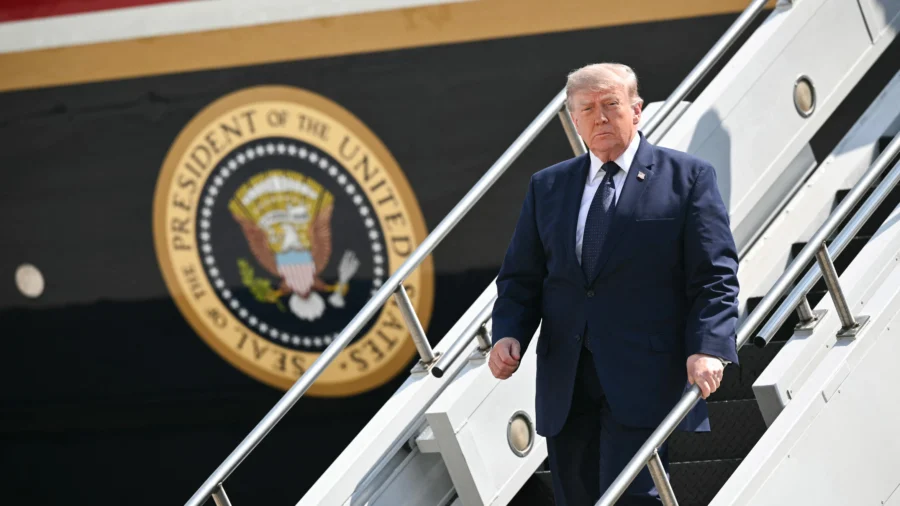 Trump Calls on Congress to Add Iran to Russia Sanctions Bill