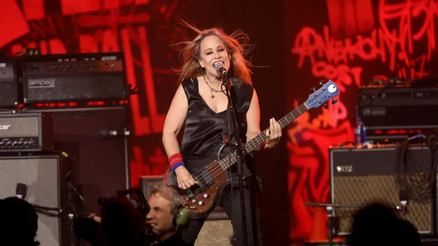 Jennifer Finch, L7 Bassist and Punk Rock Pioneer, Dies at 59