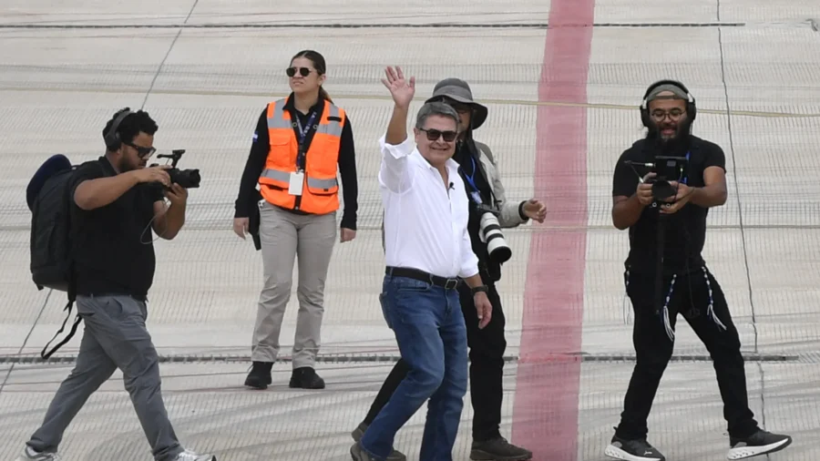 Former President Juan Orlando Hernández Returns to Honduras After Arrest Warrant Suspended