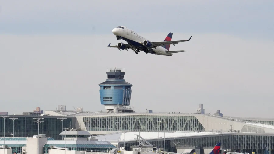 FAA Delaying Flights at New York, Philadelphia Airports