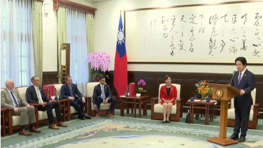 Bipartisan US Delegation Visits Taiwan