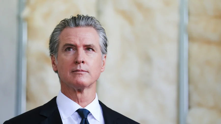 Newsom Announces California Will Raise State Minimum Wage to $17.40