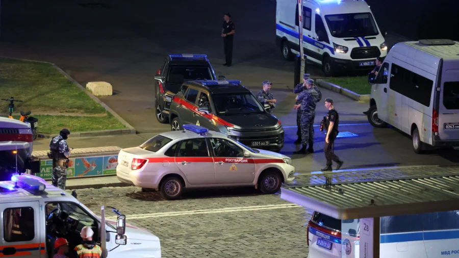 Bomb Carried by Woman Kills 3, Injures 21 Near Moscow Restaurant, Authorities Say