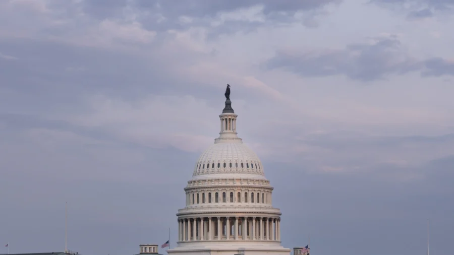 Senate Leaders Reach Deal on Bill to Fund Government Past Midterm Elections