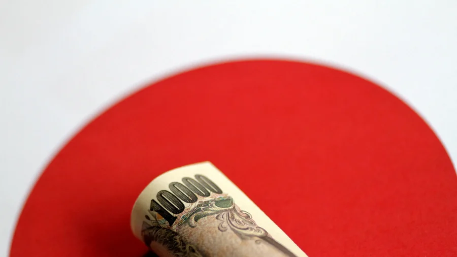 US, Japan Coordinate Currency Intervention to Stabilize Yen, Signal More Action