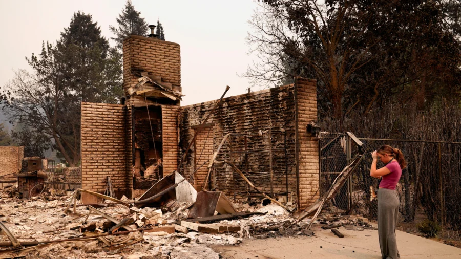 Wildfires Near Spokane Destroy More Than 700 Buildings, Force 64,000 to Flee