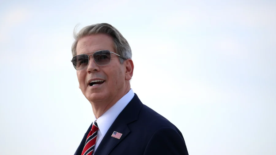 Bessent: Deal With Iran to Reopen Strait of Hormuz Could Come Tuesday or Wednesday
