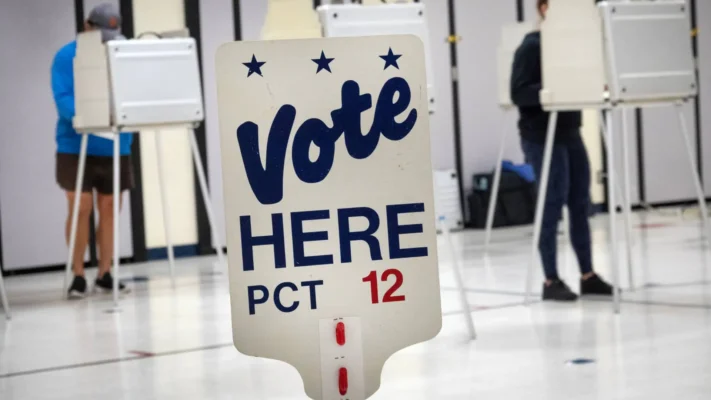 Anti-Incumbent, Anti-Washington Mood in Democratic Electorate, Observes Professor