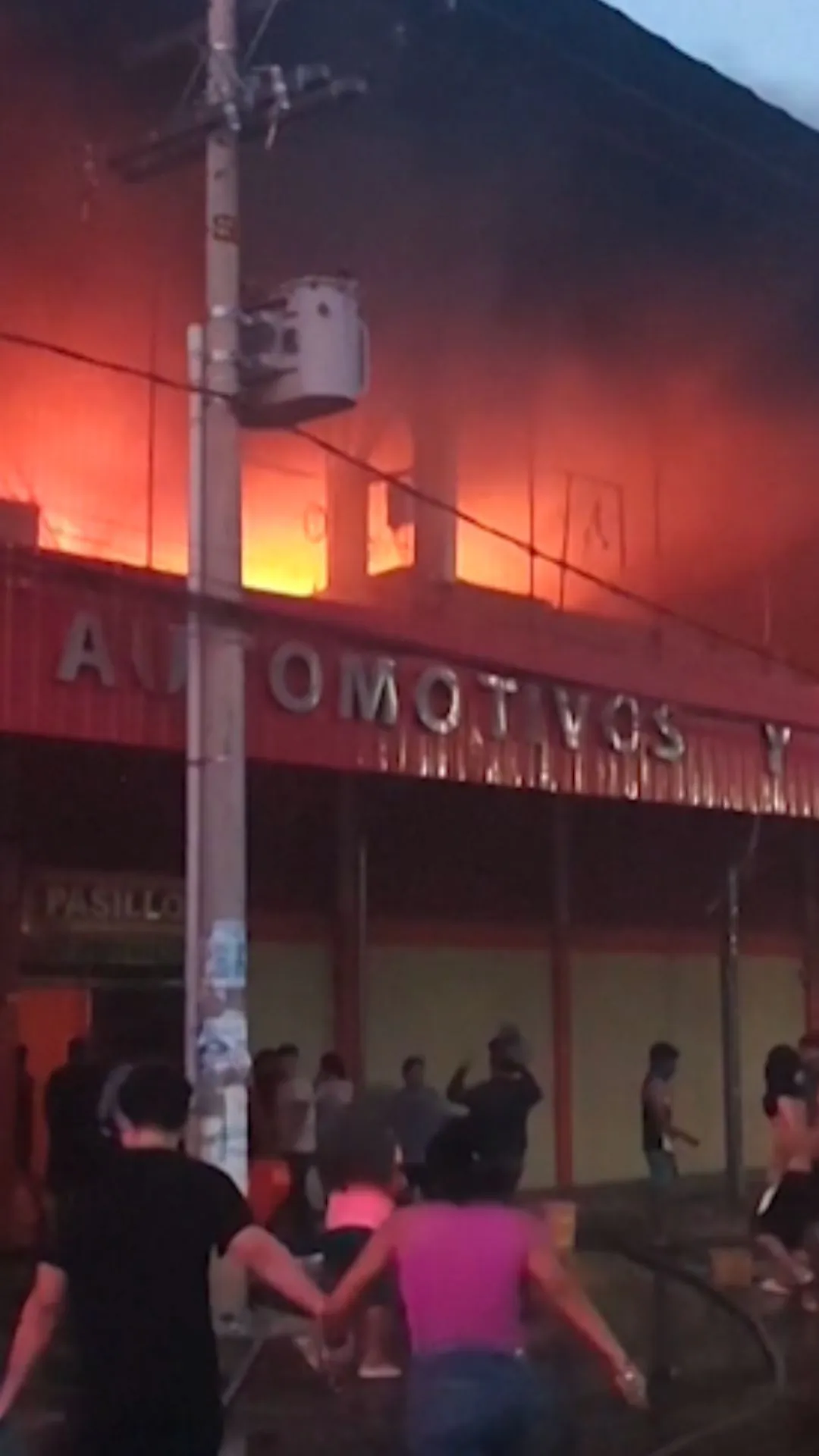 Fire Breaks Out in Popular Bolivian Market, No Fatalities Reported