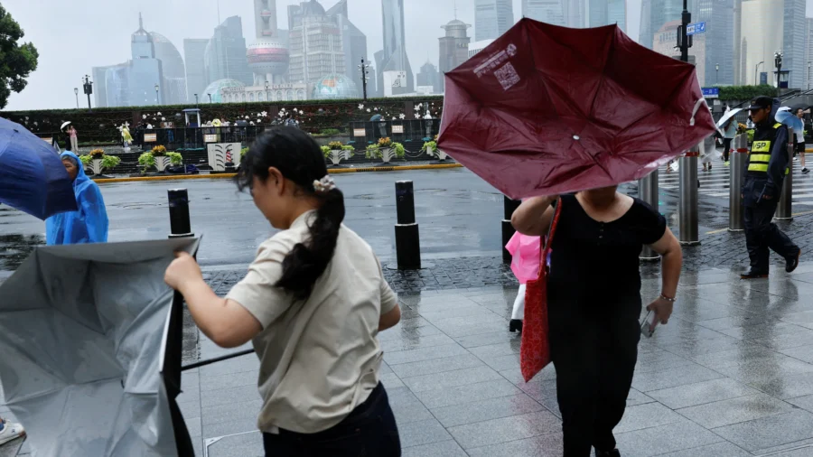Typhoon Dolphin Hits China’s East Coast, Over 1 Million Evacuated