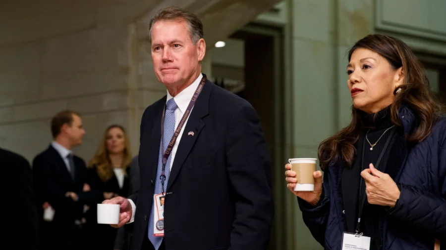 Democratic Rep. Ed Case Beats Progressive Rival in Hawaii's 1st District