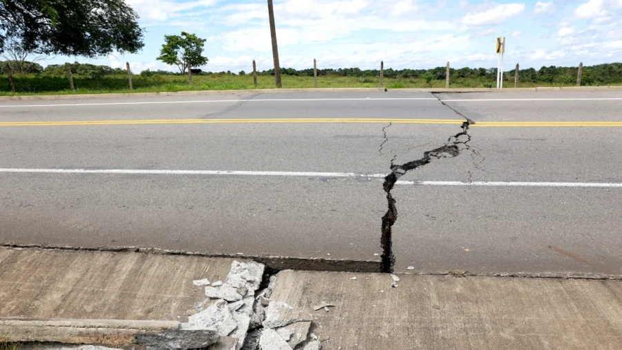 Street Scenes After Quake Hits Colombia on Aug. 10