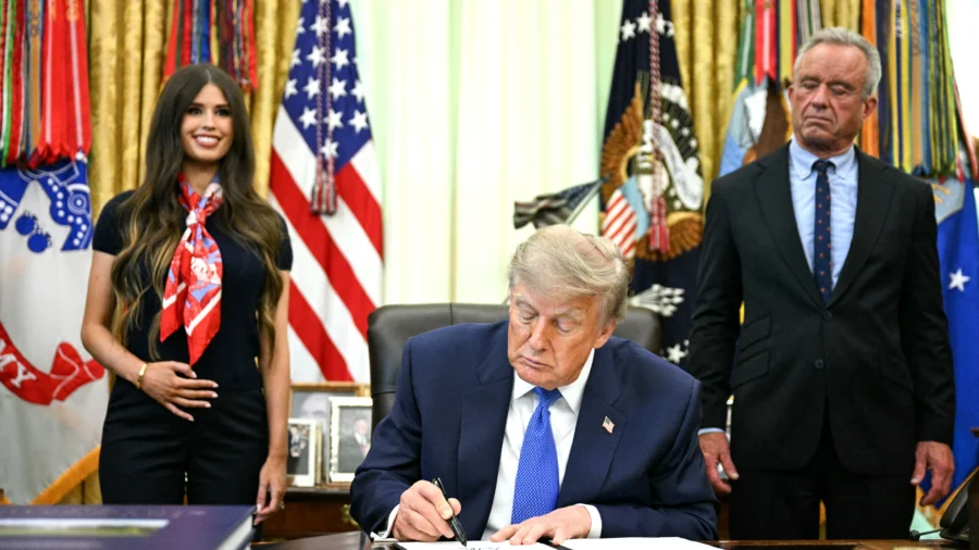 Trump Signs Executive Order Calling for Spacing Out Childhood Vaccines