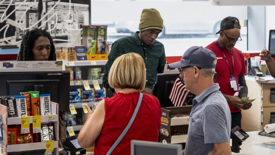 US Household Debt Posts 1st Quarterly Decline in 6 Years: New York Fed