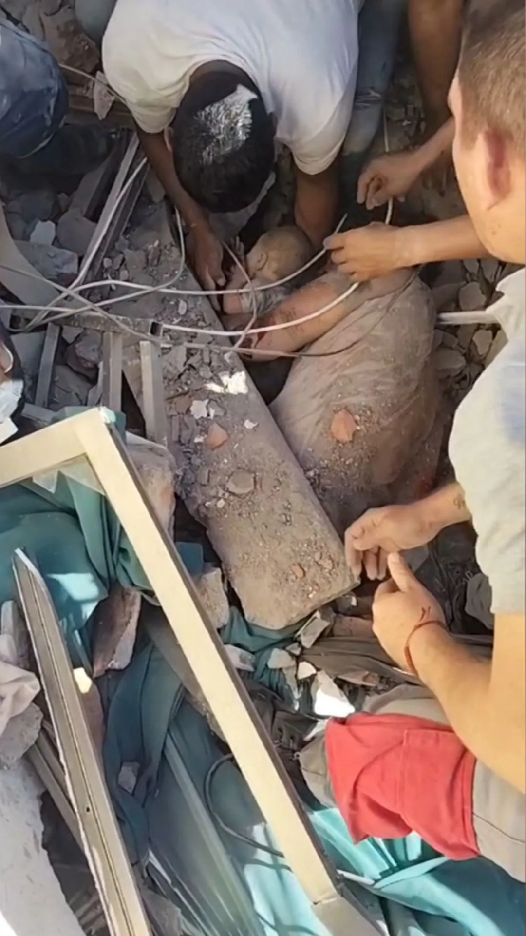 Baby Rescued From Rubble After Powerful Earthquake in Colombia