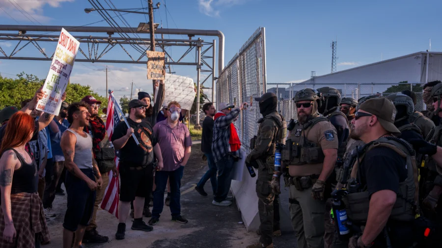 Democrats Approve Competing Resolutions to Abolish, Reform ICE