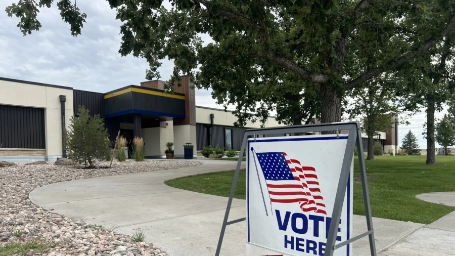 Barlow Beats Trump-Endorsed Degenfelder to Secure GOP Nomination in Wyoming Gubernatorial Primary