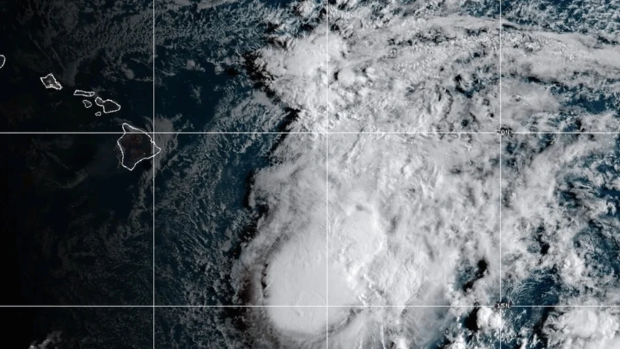 Tropical Storm Moke Advances Toward Hawaii as Winds Strengthen