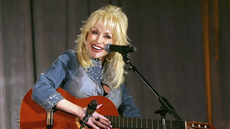 Dolly Parton Dies at 80, Family Says