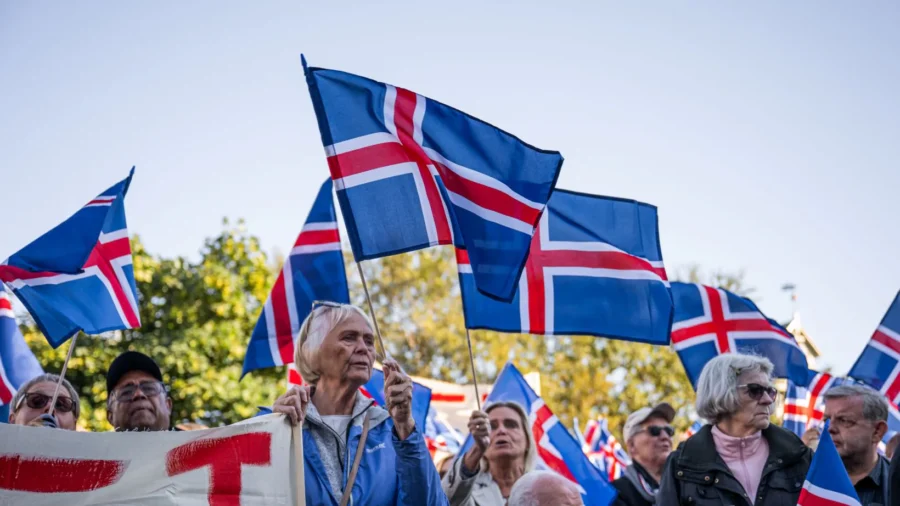 Iceland Votes on Reopening EU Talks in Referendum Too Close to Call