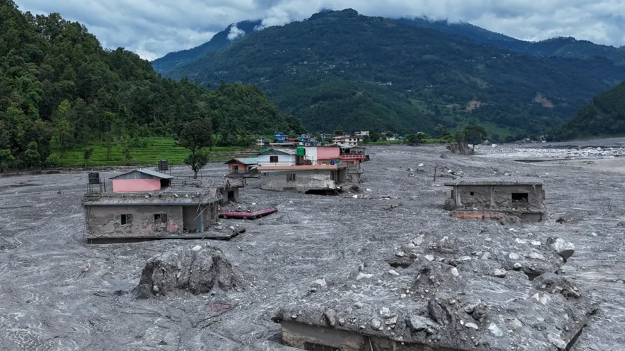 Beijing Allows Foreign Media to View Gyirong Tibet–Nepal Border Crossing–Days After Barring Access