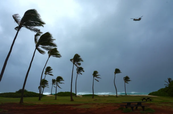 Hurricane Lowell Passes Near Hawaii, Causing Major Rains Statewide