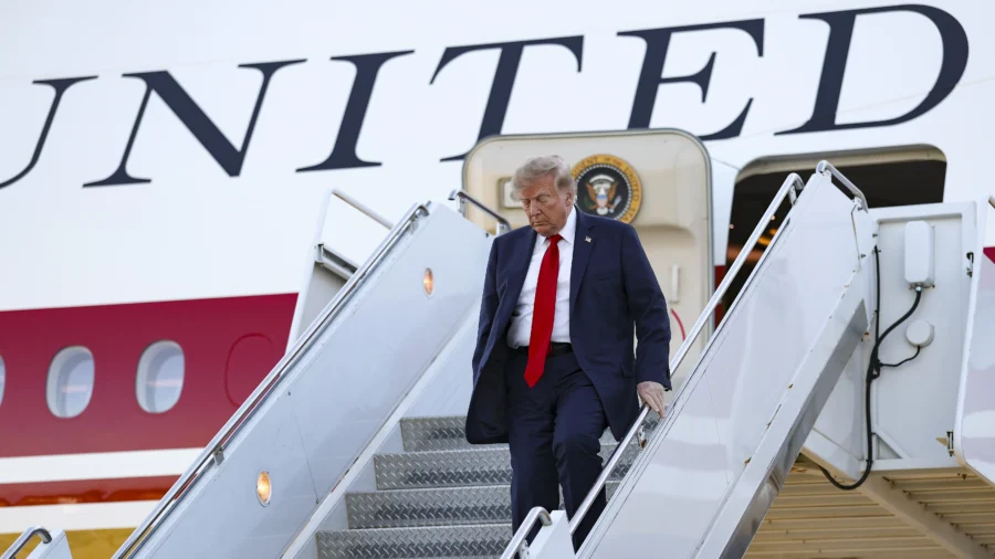 Trump Says Iran Still Wants to Make Deal, ‘Losing in Every Way’