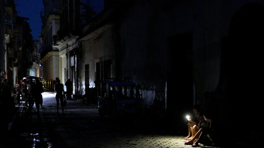 Cuba Plunges Into Darkness Again With Total Collapse of Electricity Grid