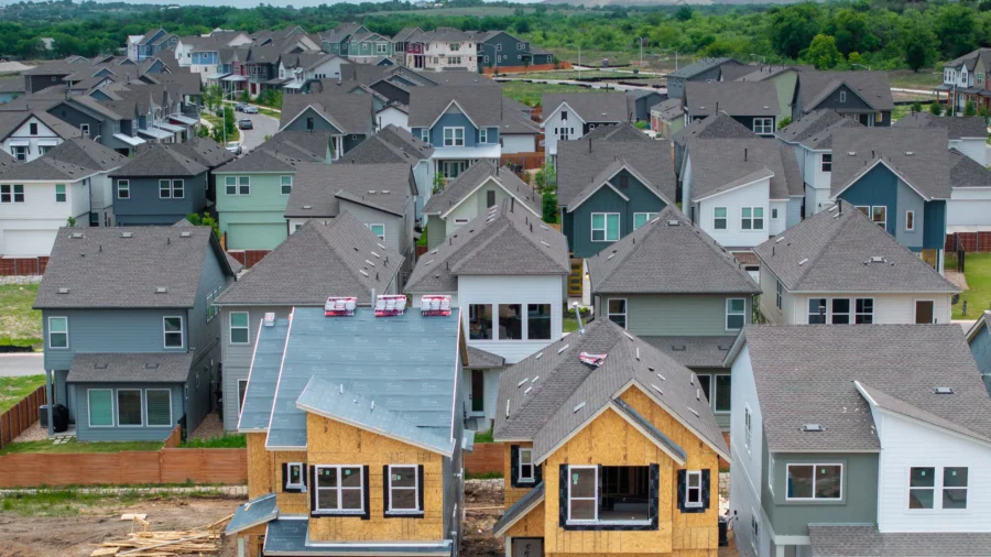 Home Sellers Deepen Price Cuts in September as Mortgage Rates Climb