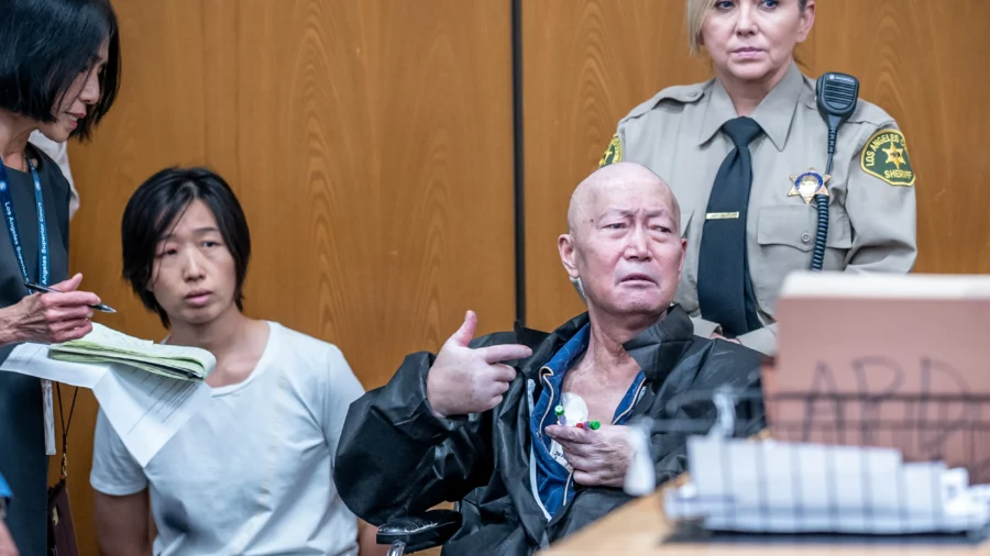 Chinese Immigrant Couple Charged With Child Abuse in California Surrogacy Scheme