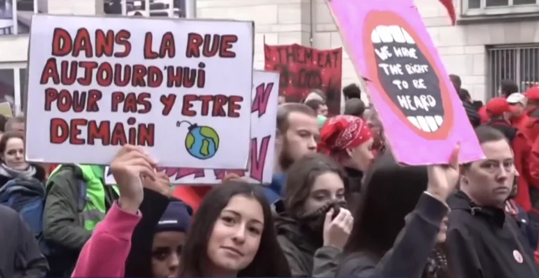 France Announces Education Reform as Riots Spread to Neighboring Belgium