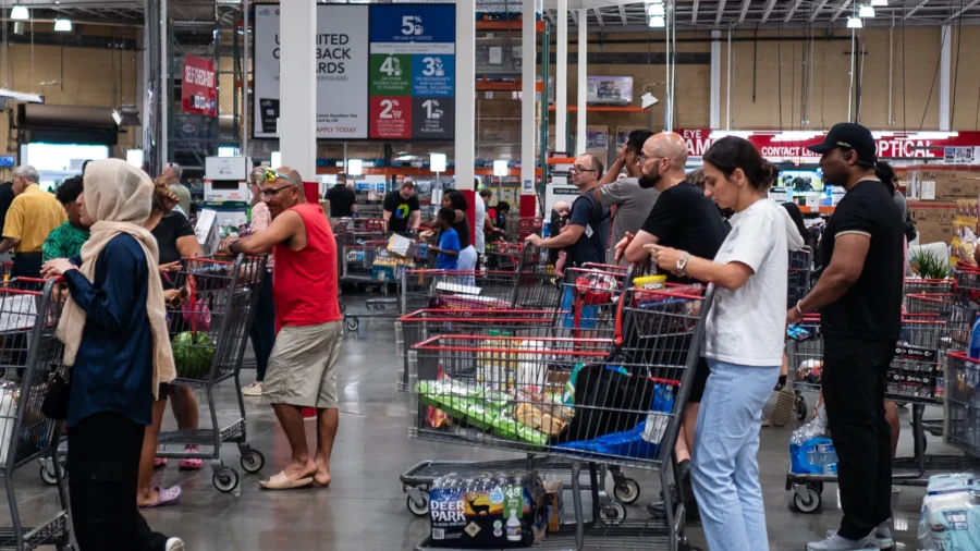 US Consumer Debt Crisis 2025 | Sellers Face Shrinking Purchasing Power & Payment Risk