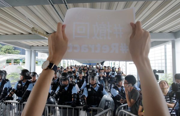 Hong Kong Police ‘Trapped in the Middle’ by Polarizing Extradition Bill