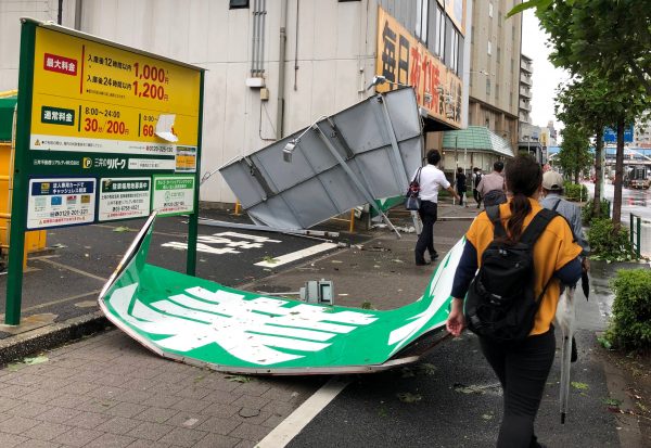 Woman Killed as Strong Typhoon Lashes Japan