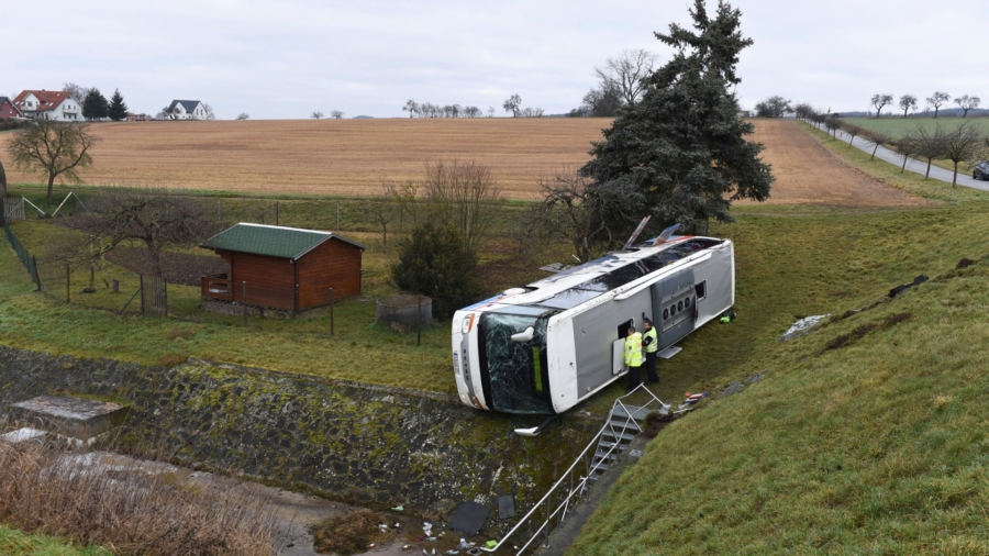 School Bus Crashes in Germany Kill 2 Children, Hurt 14