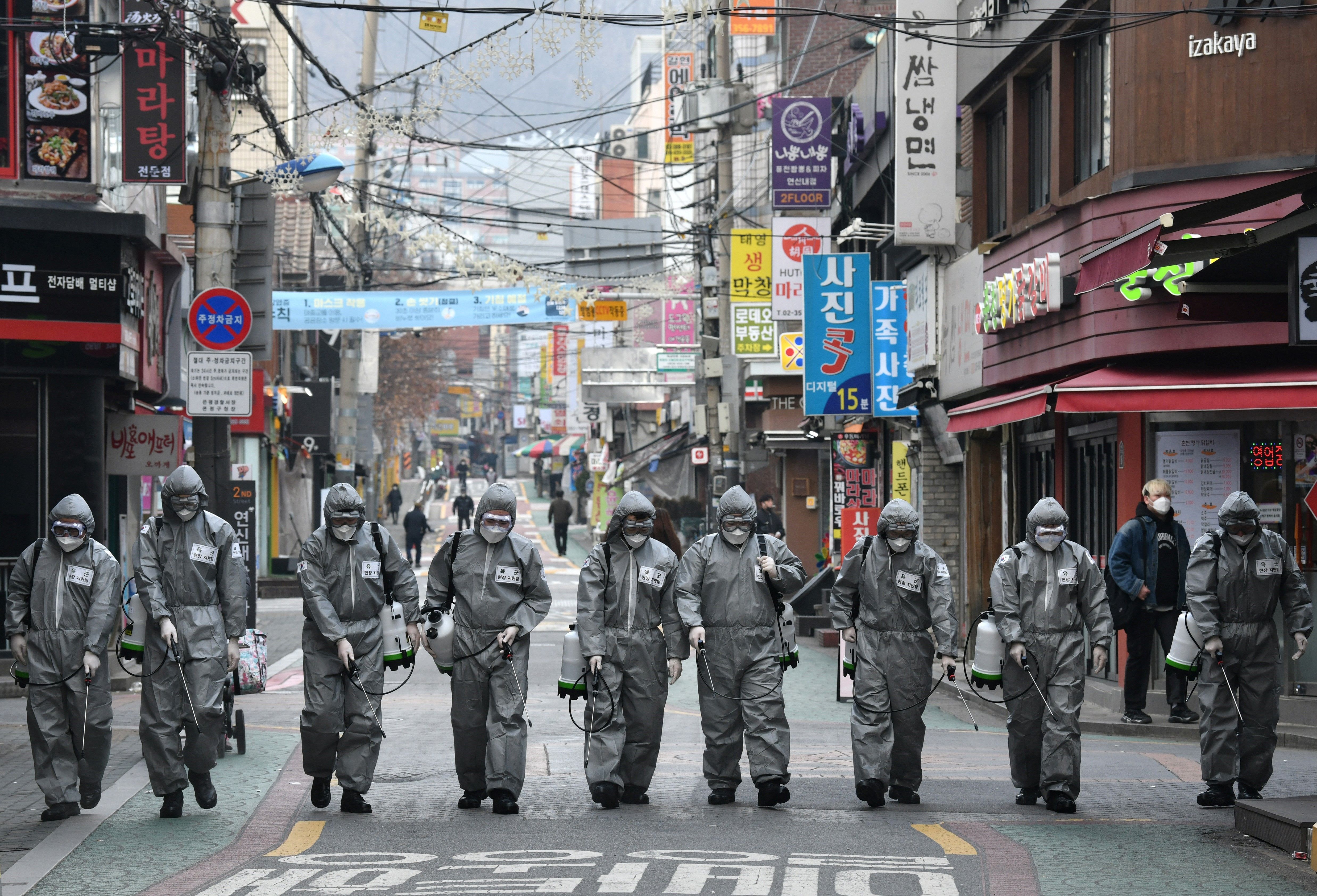 South Korean soldiers wearing protective gear