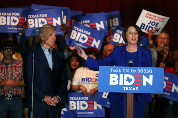 klobuchar endorses biden