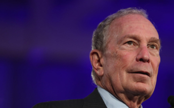 Bloomberg Criticizes Sanders for Boycotting AIPAC