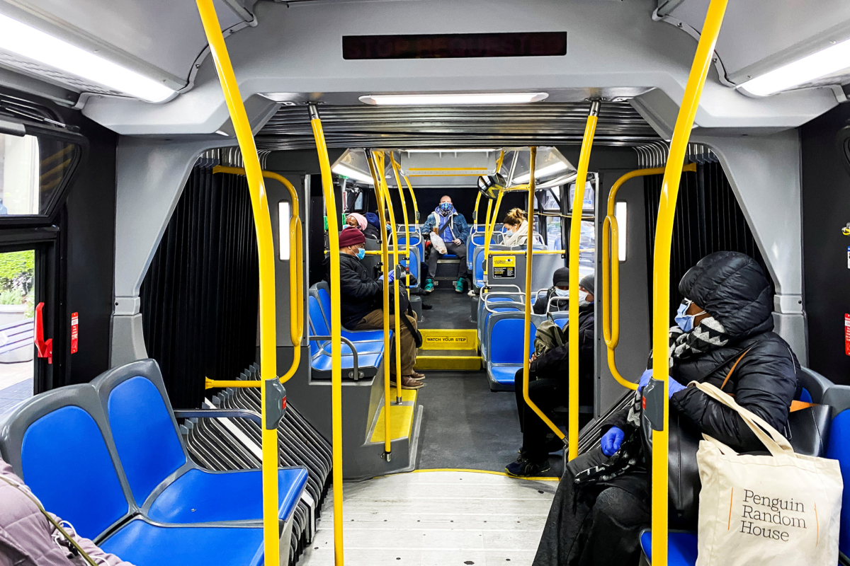 People ride a Metropolitan Transportation Authority bus system during the outbreak of the CCP virus in New York City, New York on April 22, 2020. (Eduardo Munoz/Reuters)