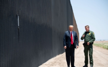 Trump to Visit US-Mexico Border to Highlight Border Wall Progress
